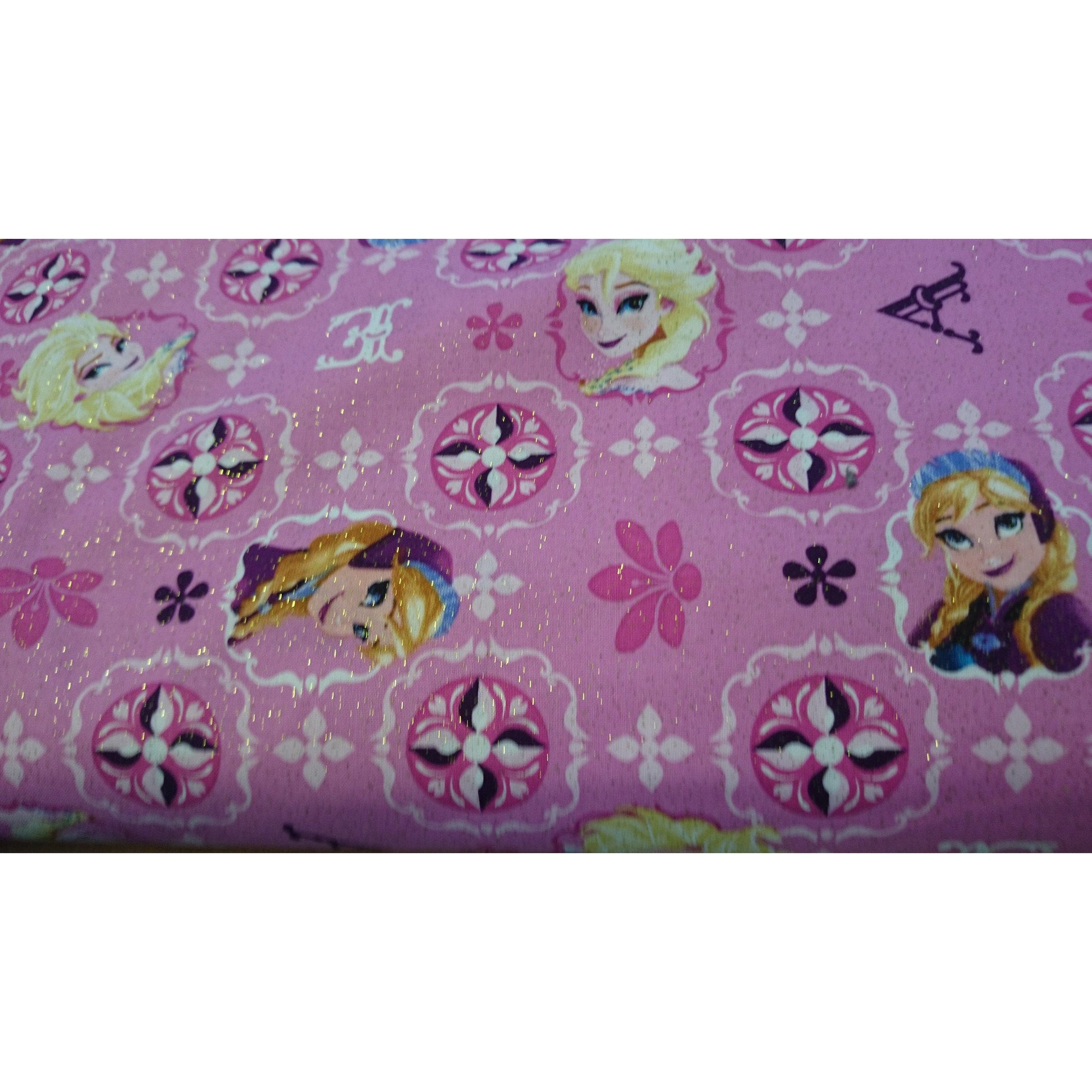Disney fabric, Elsa and Anna, Frozen 1/2m piece - MadOnSewing